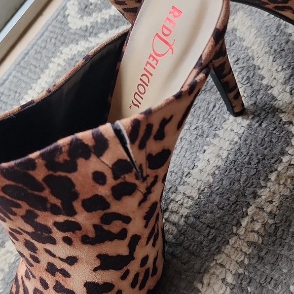 Leopard print mules. Stiletto heel 4". - Picture 3 of 4